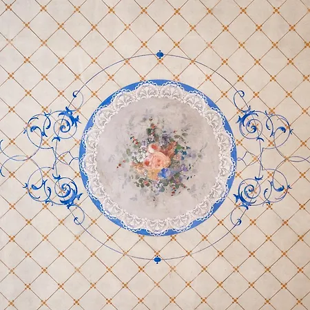 L'affresco In Via Guinigi * Lukka